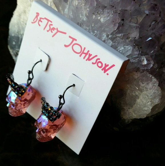 One Left! Betsey Johnson Iridescent Skull Earrings - Picture 5 of 8